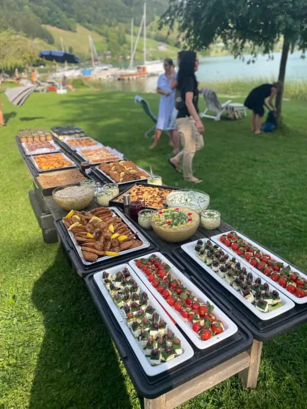 Outdoor-Teambuilding mit Catering bei Salzburg